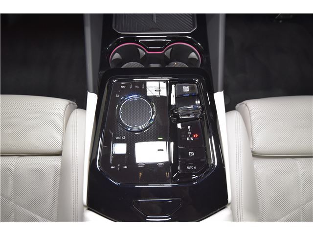 2024 BMW 5 SERIES — миниатюра 24