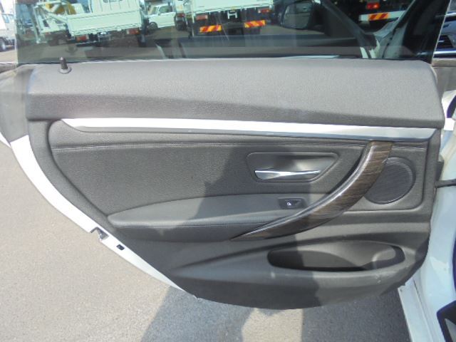 صورة مصغرة 14 لـ 2015 BMW 3 SERIES