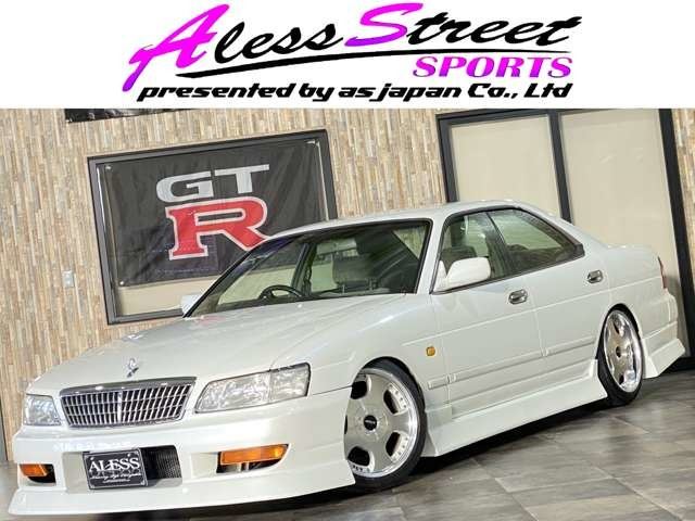 1998 Nissan LAUREL 照片 1