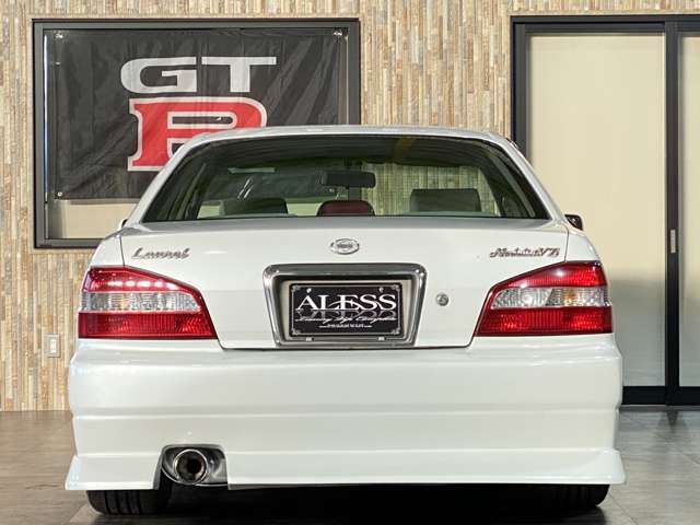 1998 Nissan LAUREL — миниатюра 11