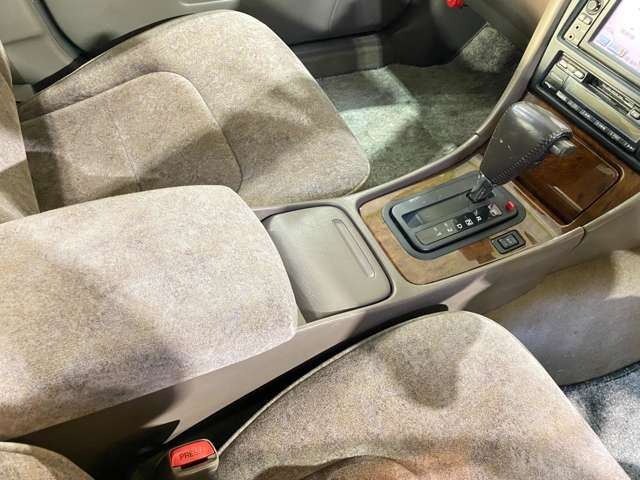 1998 Nissan LAUREL — миниатюра 62