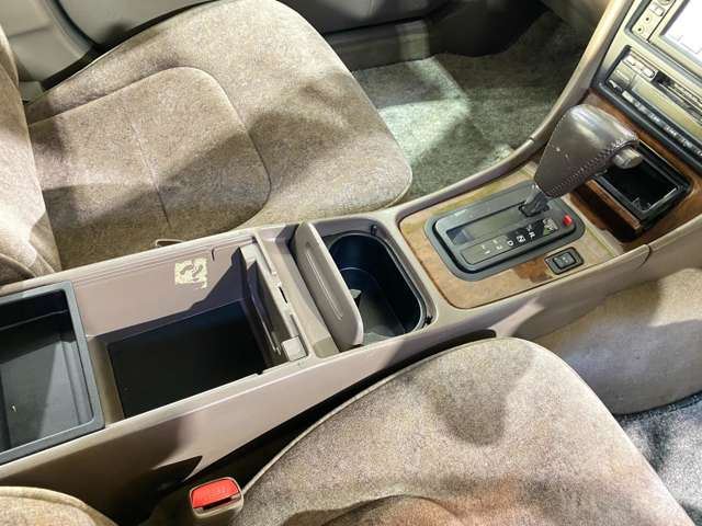 1998 Nissan LAUREL — миниатюра 63