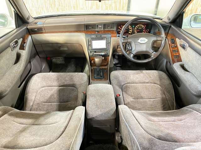 1998 Nissan LAUREL 照片 4