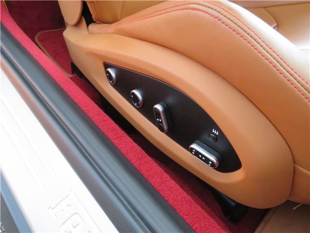2019 Ferrari GTC4 LUSSO 缩略图 18