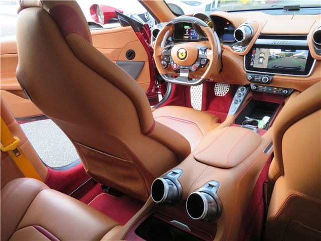 2019 Ferrari GTC4 LUSSO 缩略图 24