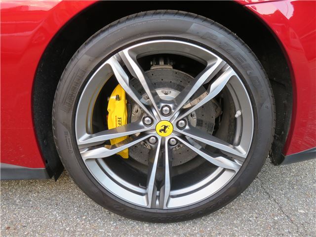 2019 Ferrari GTC4 LUSSO 缩略图 39