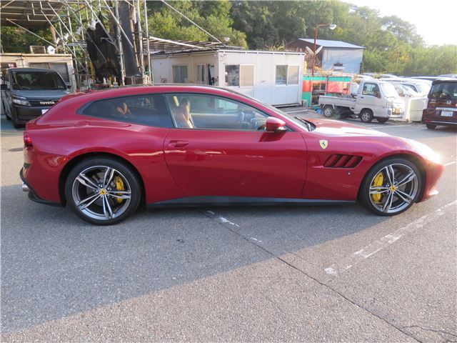 2019 Ferrari GTC4 LUSSO 缩略图 10