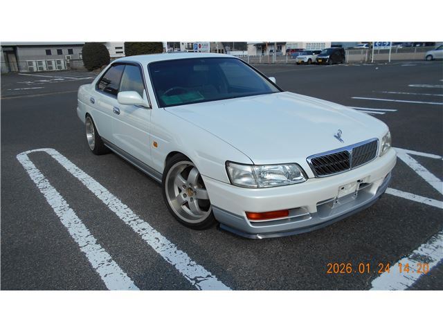1997 Nissan LAUREL 照片 1