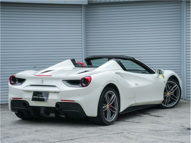 صورة مصغرة 2 لـ 2016 Ferrari 488 SPIDER