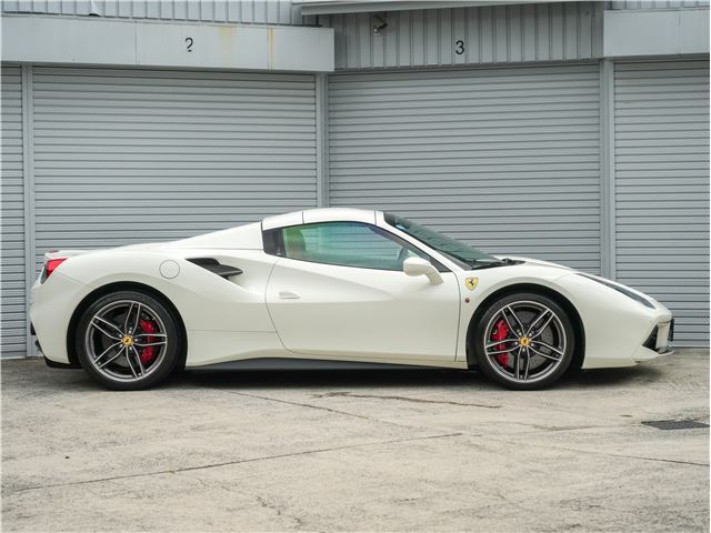 صورة مصغرة 11 لـ 2016 Ferrari 488 SPIDER