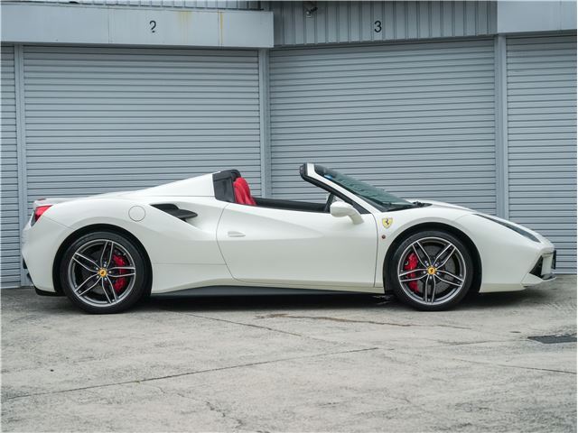 صورة مصغرة 16 لـ 2016 Ferrari 488 SPIDER