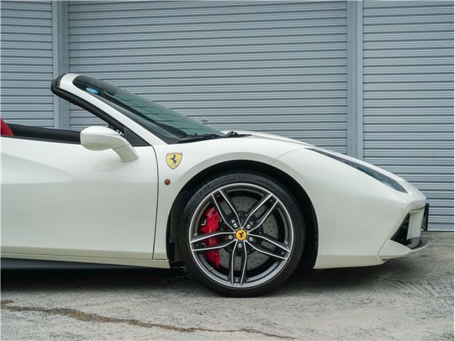صورة مصغرة 18 لـ 2016 Ferrari 488 SPIDER