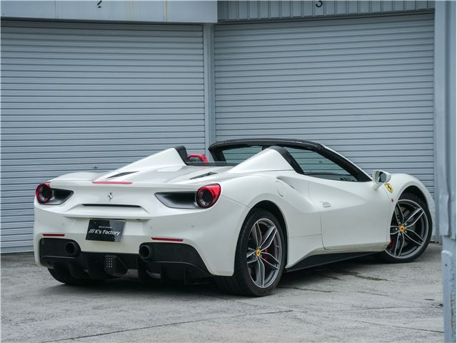 صورة مصغرة 21 لـ 2016 Ferrari 488 SPIDER