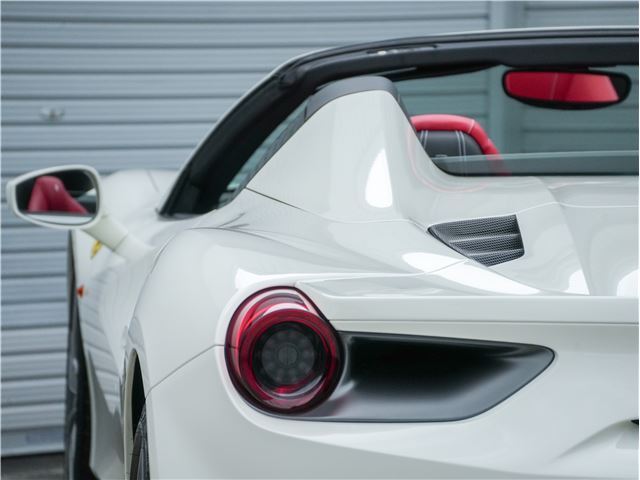 صورة مصغرة 27 لـ 2016 Ferrari 488 SPIDER
