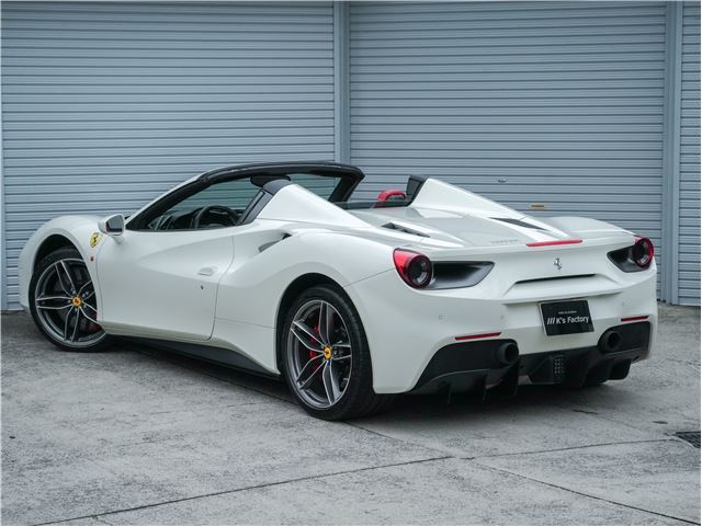 صورة مصغرة 28 لـ 2016 Ferrari 488 SPIDER