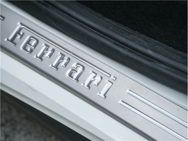 صورة مصغرة 32 لـ 2016 Ferrari 488 SPIDER