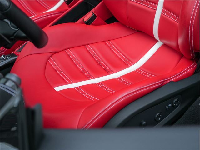 صورة مصغرة 33 لـ 2016 Ferrari 488 SPIDER