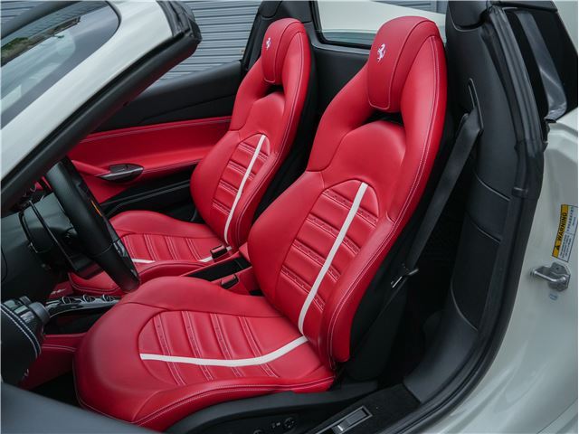 صورة مصغرة 47 لـ 2016 Ferrari 488 SPIDER