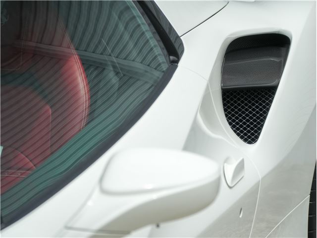 صورة مصغرة 10 لـ 2016 Ferrari 488 SPIDER