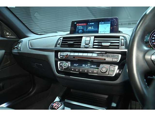 صورة مصغرة 31 لـ 2017 BMW M2 COUPE
