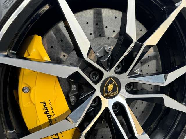 2017 Lamborghini AVENTADOR 缩略图 16
