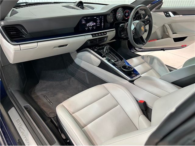 2021 Porsche 911 — миниатюра 12
