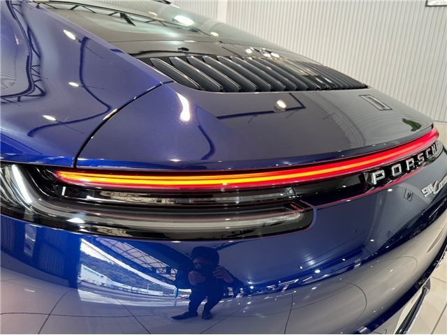 2021 Porsche 911 — миниатюра 8