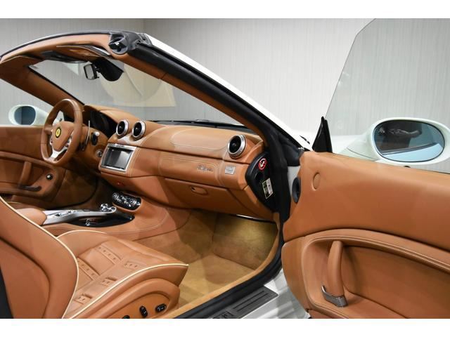 2011 Ferrari CALIFORNIA 缩略图 38