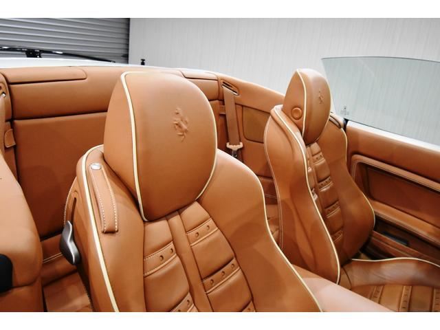 2011 Ferrari CALIFORNIA 缩略图 40