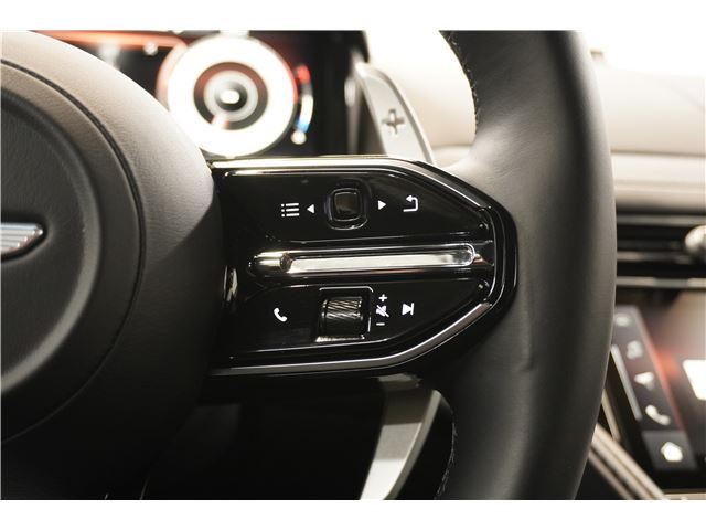 صورة مصغرة 20 لـ 2024 Aston Martin DB12 VOLANTE
