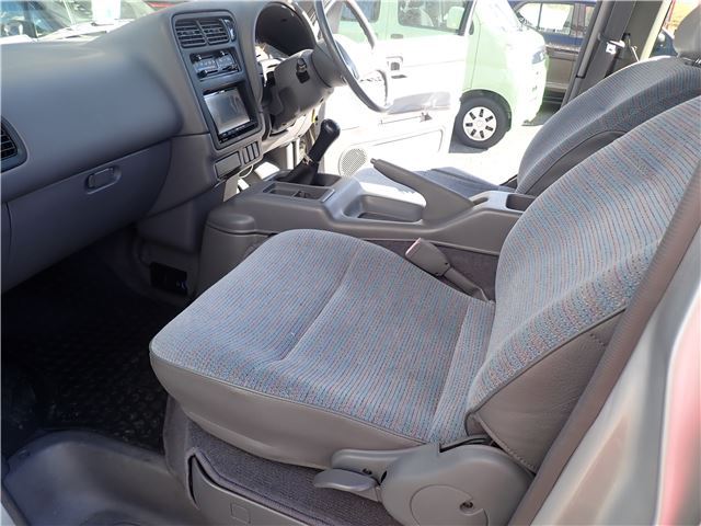 1997 Nissan SERENA — миниатюра 18