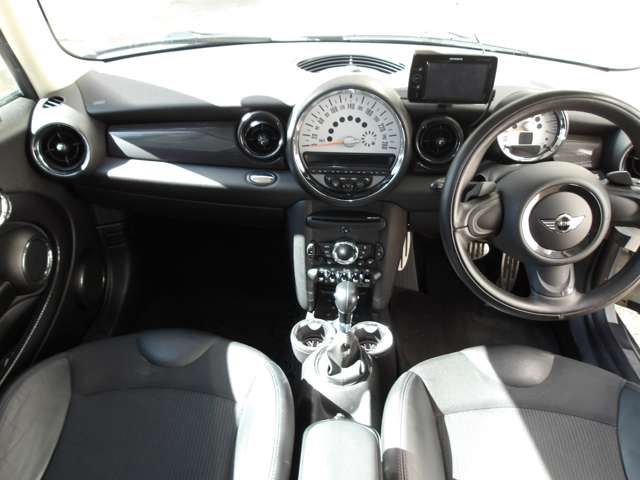 صورة مصغرة 3 لـ 2011 MINI CLUBMAN