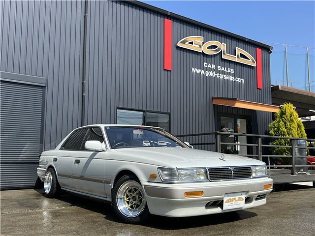 1992 Nissan LAUREL 照片 1