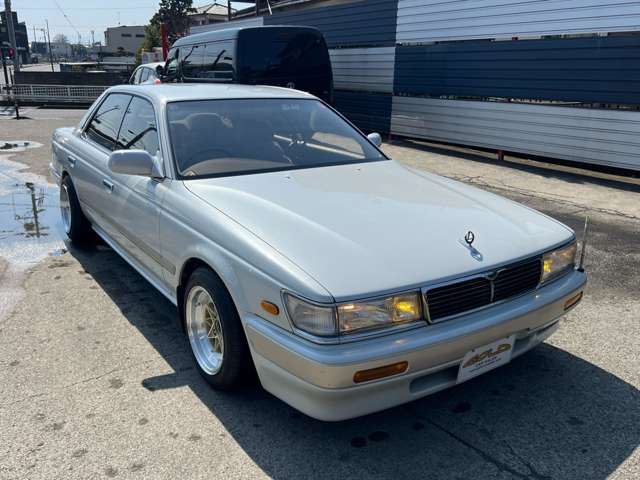 1992 Nissan LAUREL 照片 2