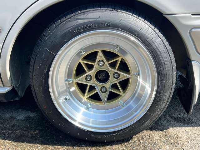 1992 Nissan LAUREL 照片 9