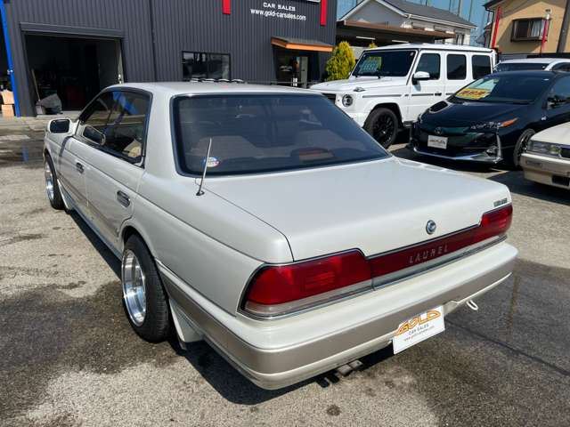 1992 Nissan LAUREL 照片 4