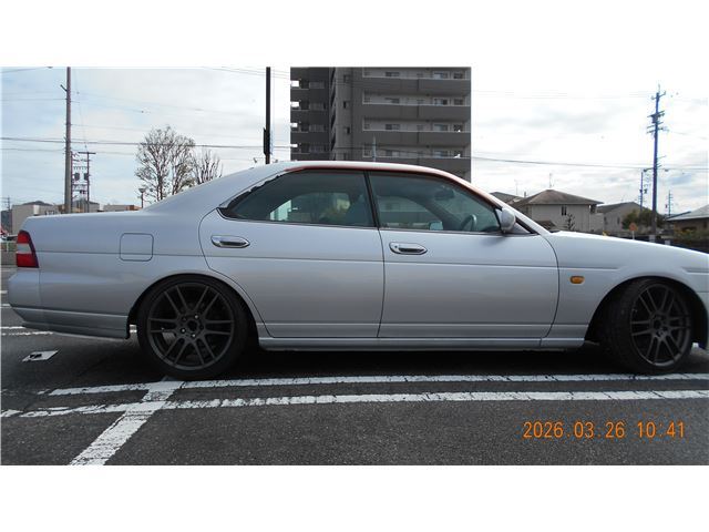 2000 Nissan LAUREL 照片 8