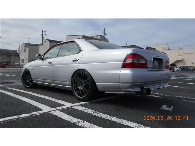 2000 Nissan LAUREL 照片 5