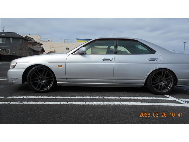 2000 Nissan LAUREL 照片 4