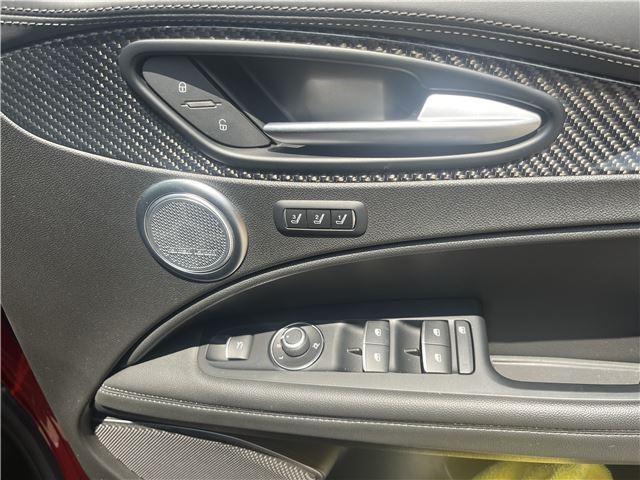 2019 ALFA Romeo STELVIO — миниатюра 17