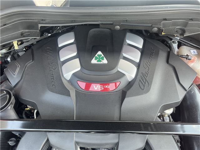 2019 ALFA Romeo STELVIO — миниатюра 25