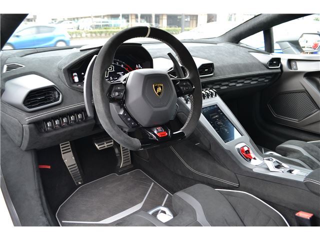 صورة 3 لـ 2022 Lamborghini HURACAN