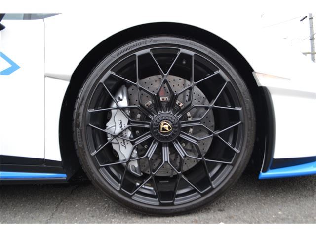 2022 Lamborghini HURACAN — миниатюра 12
