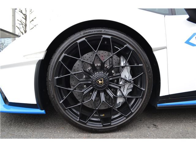 2022 Lamborghini HURACAN — миниатюра 13