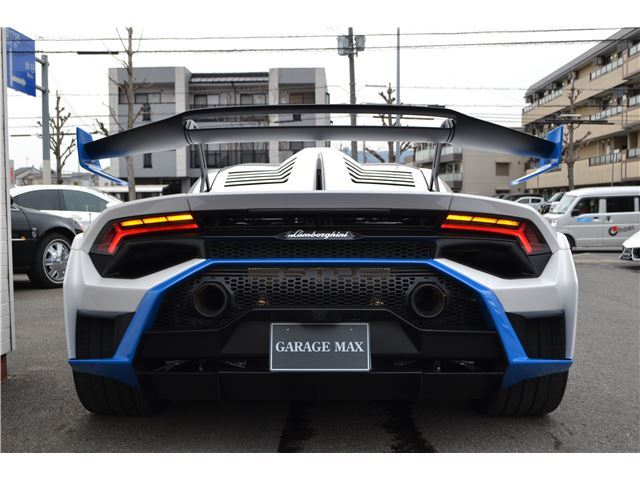 صورة 2 لـ 2022 Lamborghini HURACAN