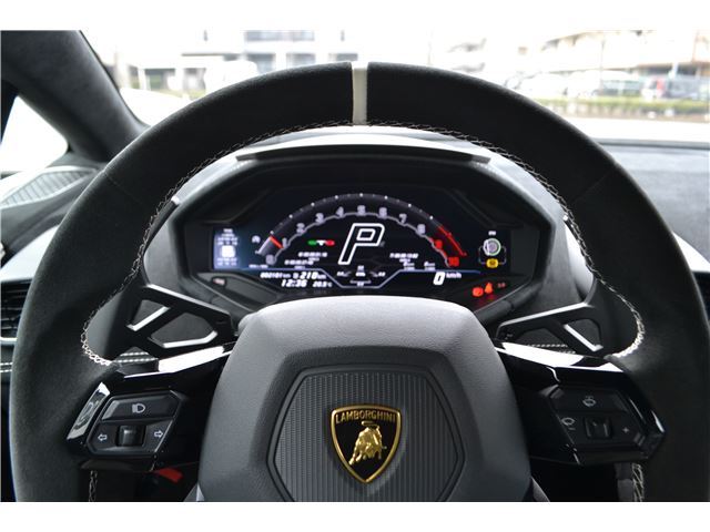 2022 Lamborghini HURACAN — миниатюра 32