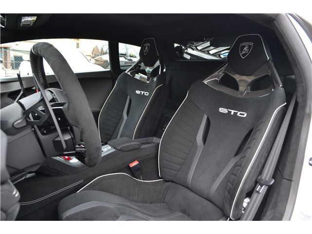 2022 Lamborghini HURACAN — миниатюра 39