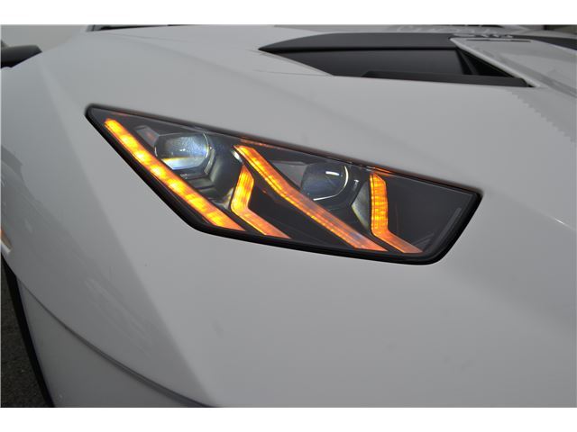 صورة 10 لـ 2022 Lamborghini HURACAN