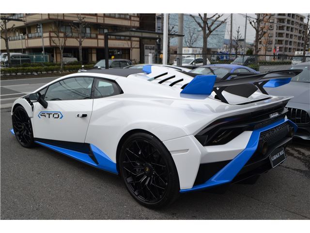 صورة 8 لـ 2022 Lamborghini HURACAN