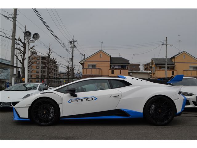 صورة 6 لـ 2022 Lamborghini HURACAN